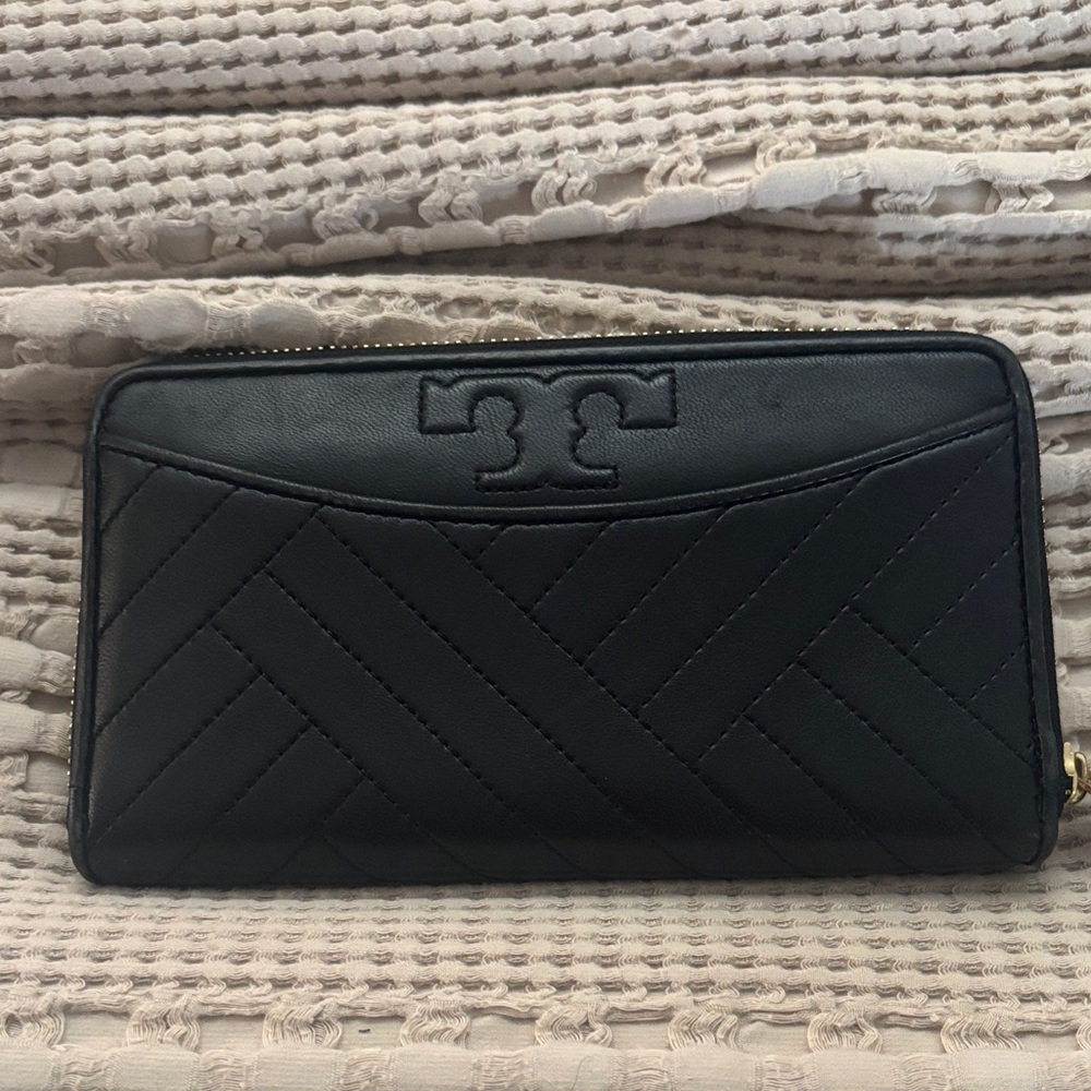 Black leather Tory Bursh original wallet